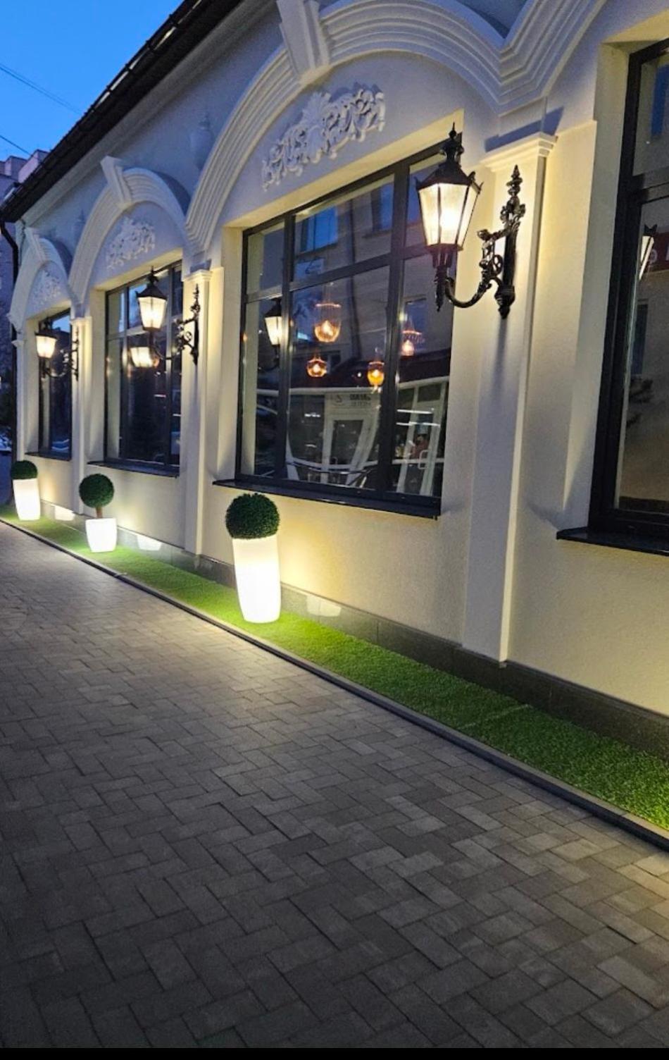 Safari-Club Hotel Vinița Exterior foto