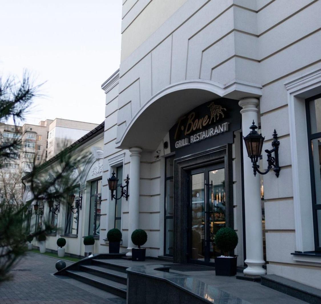 Safari-Club Hotel Vinița Exterior foto